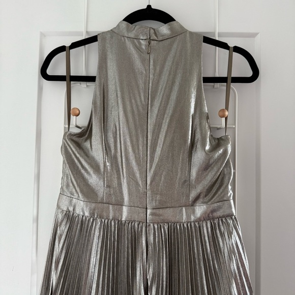 Ann Taylor platinum gold lamé pleated midi dress - size 0 (XS) NWOT - Picture 5 of 5